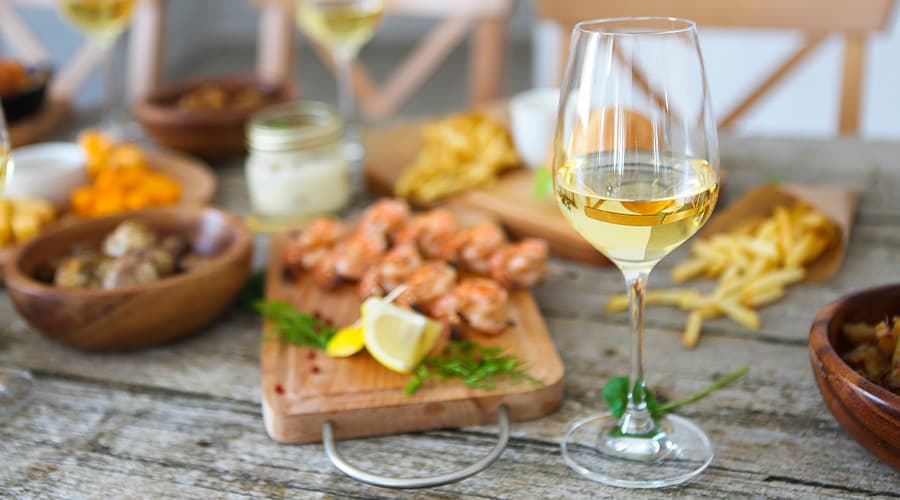 Image for Red vs White Wine for BBQ: The Wine that Elevates Your BBQ to a Whole New Level